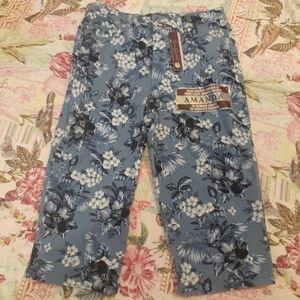 4 for $25- NWT Gloria Vanderbilt Capris, Size 8